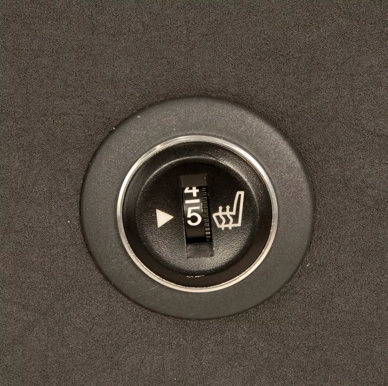 https://autositze-nobis.de/wp-content/uploads/2021/02/Detail-22-1280x1274.jpg