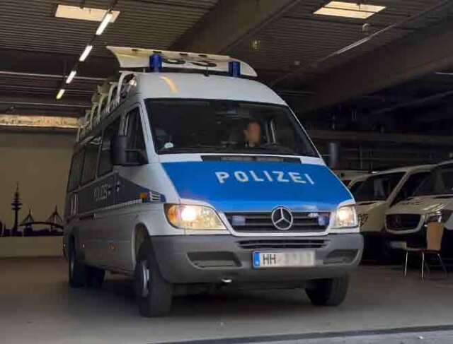 Polizeiauto mit ASN Sitzen