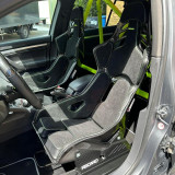 VW Golf 5 R32 mit Recaro Podium CF Exclusiv Bezug
